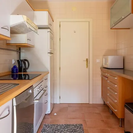 Countryside 2-bedroom With Pool And Golf Premises! *