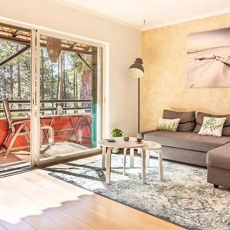 Countryside 2-bedroom With Pool And Golf Premises! *