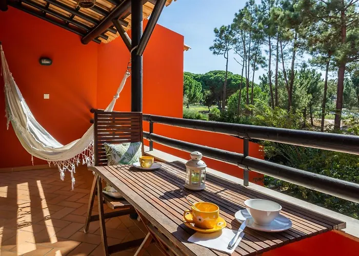 Countryside 2-bedroom With Pool And Golf Premises! *