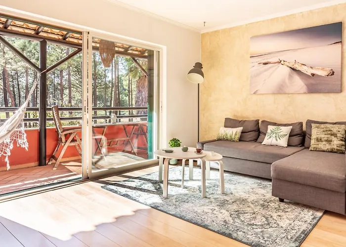 Countryside 2-bedroom With Pool And Golf Premises! *